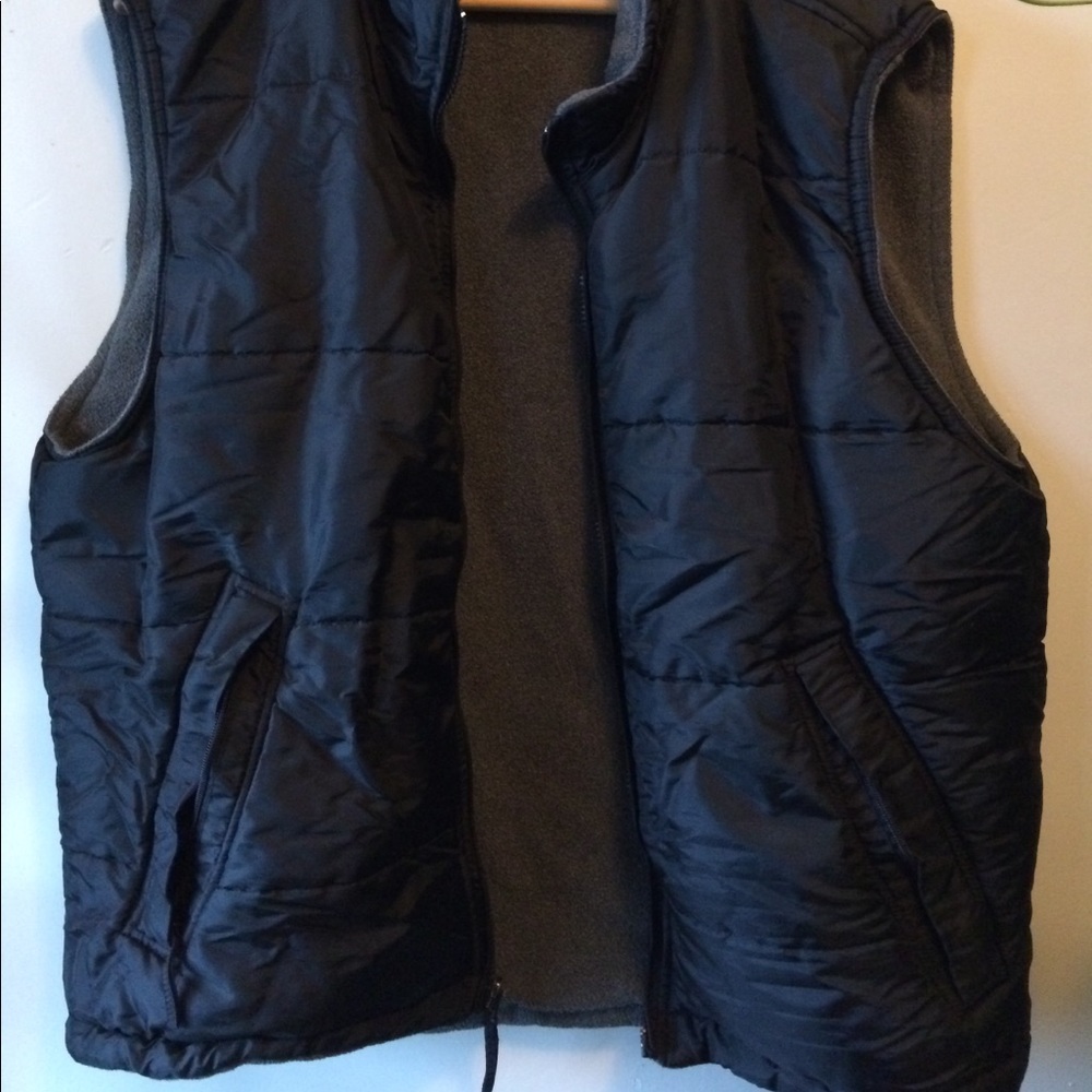 Men’s reversable vest